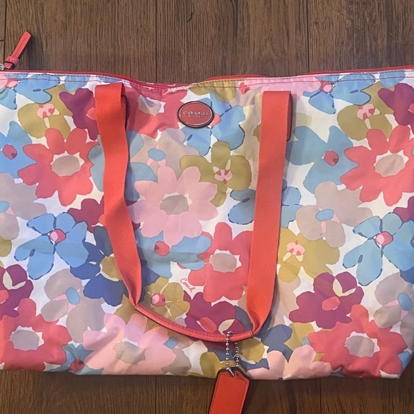 Coach Getaway Floral Weekender Bag With Pouch - Picture 3 of 12